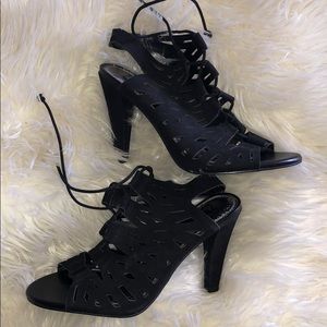 Gianni Bini black tie up heels